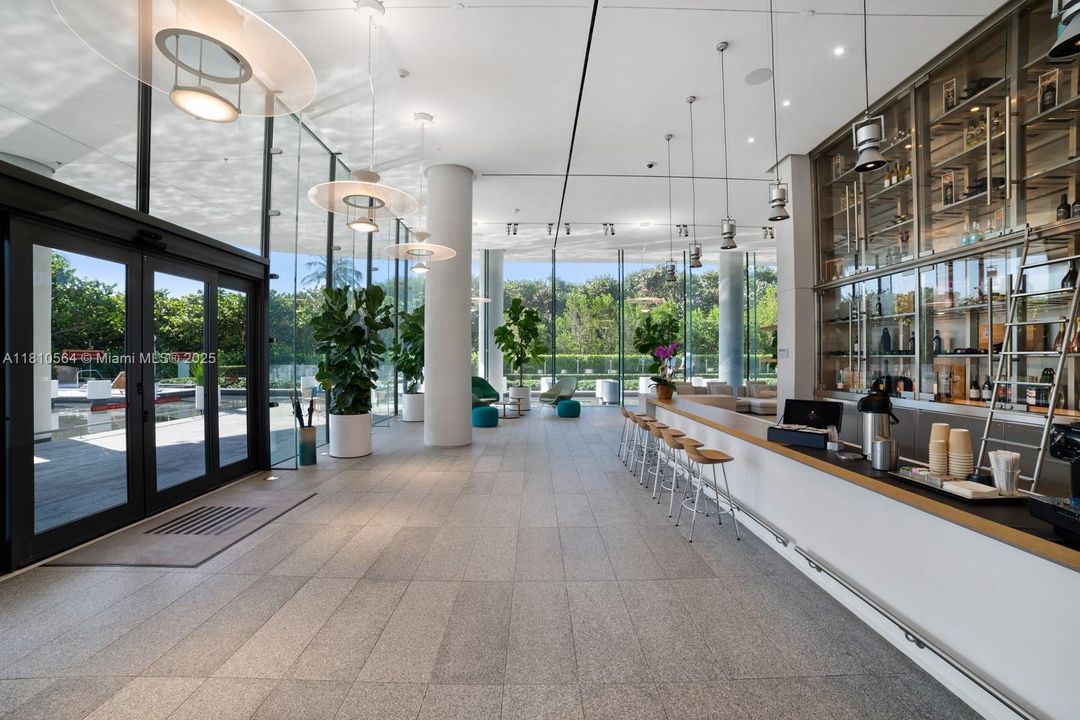 Recently Sold: $4,250,000 (2 beds, 2 baths, 1522 Square Feet)