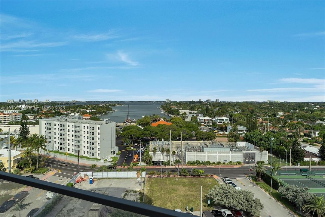 Recently Sold: $4,250,000 (2 beds, 2 baths, 1522 Square Feet)