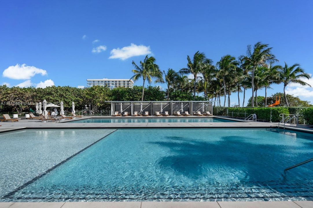 Recently Sold: $4,250,000 (2 beds, 2 baths, 1522 Square Feet)