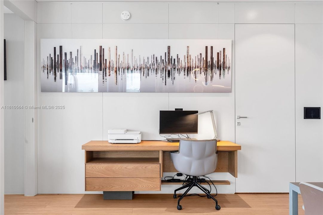 Recently Sold: $4,250,000 (2 beds, 2 baths, 1522 Square Feet)