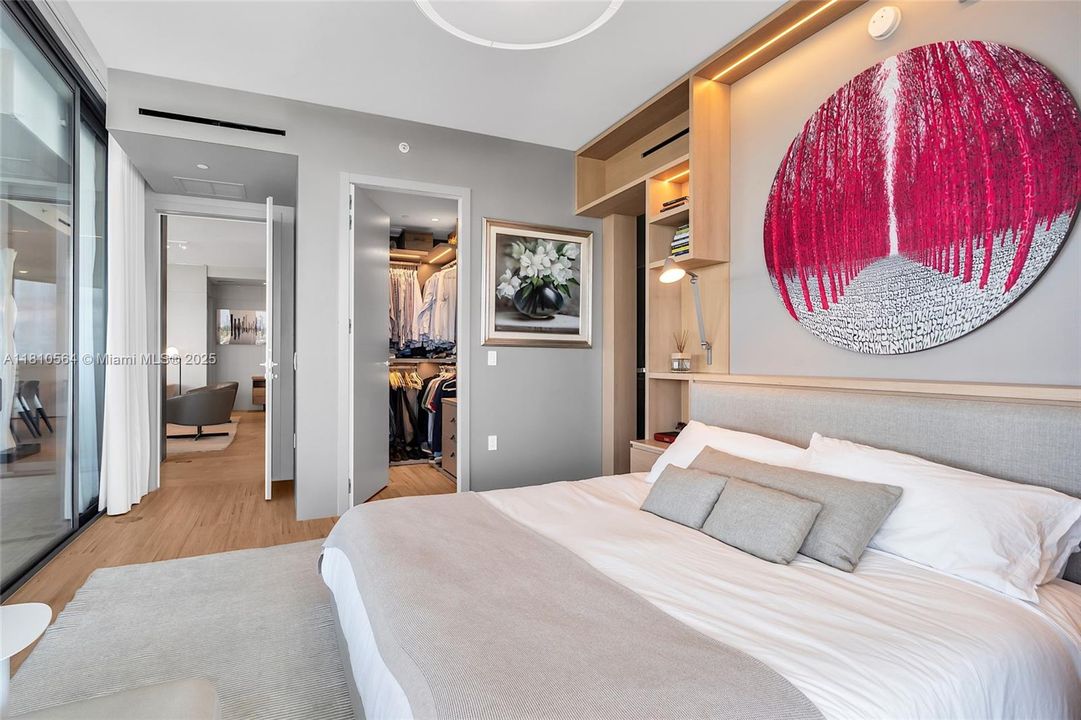 Recently Sold: $4,250,000 (2 beds, 2 baths, 1522 Square Feet)