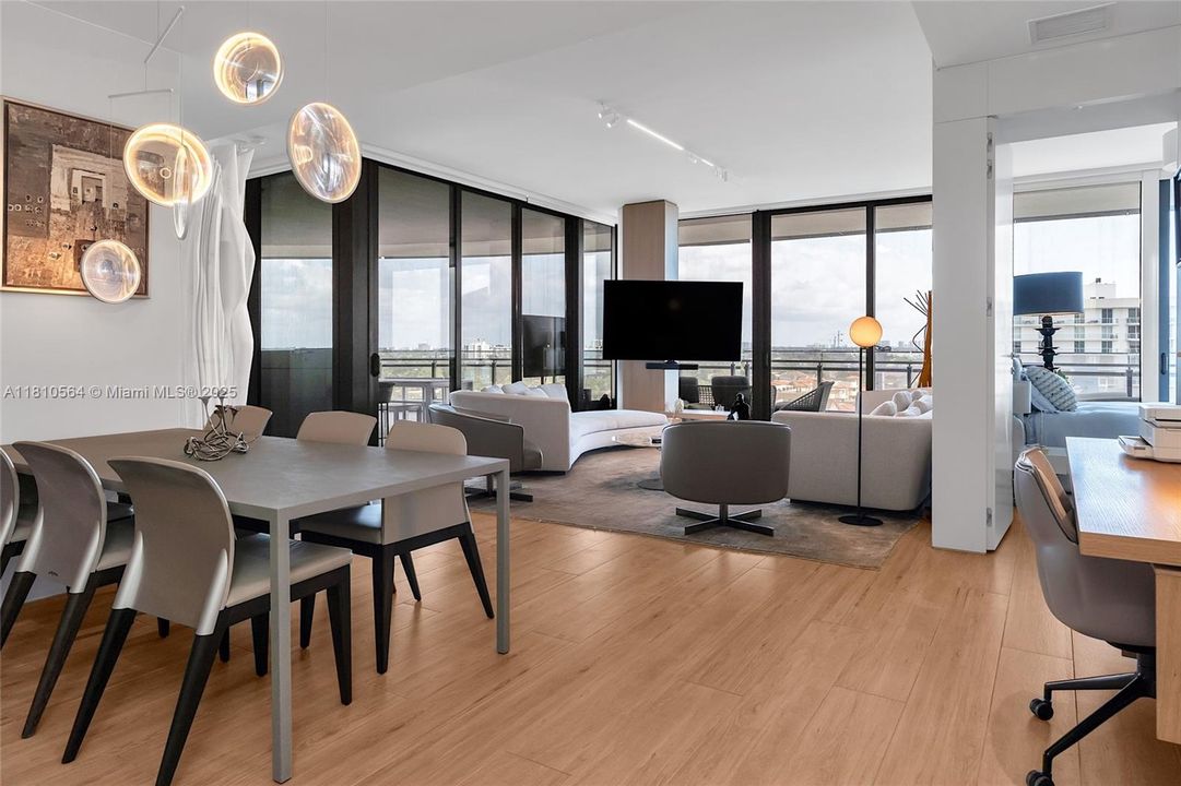 Recently Sold: $4,250,000 (2 beds, 2 baths, 1522 Square Feet)