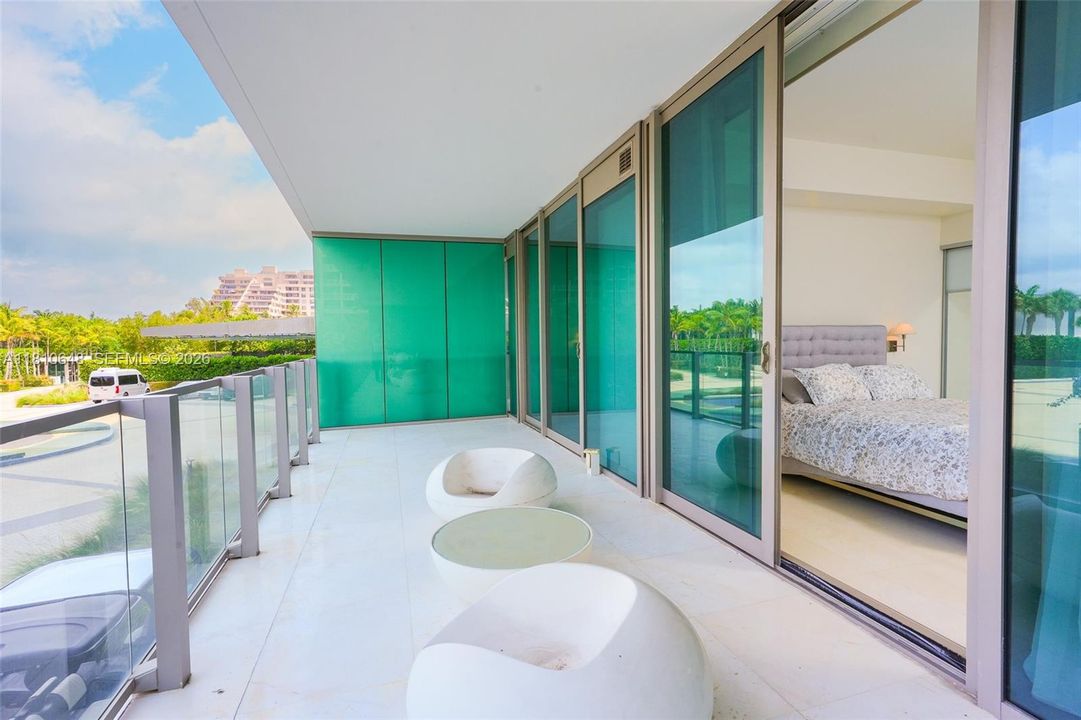 For Sale: $3,650,000 (2 beds, 3 baths, 1830 Square Feet)
