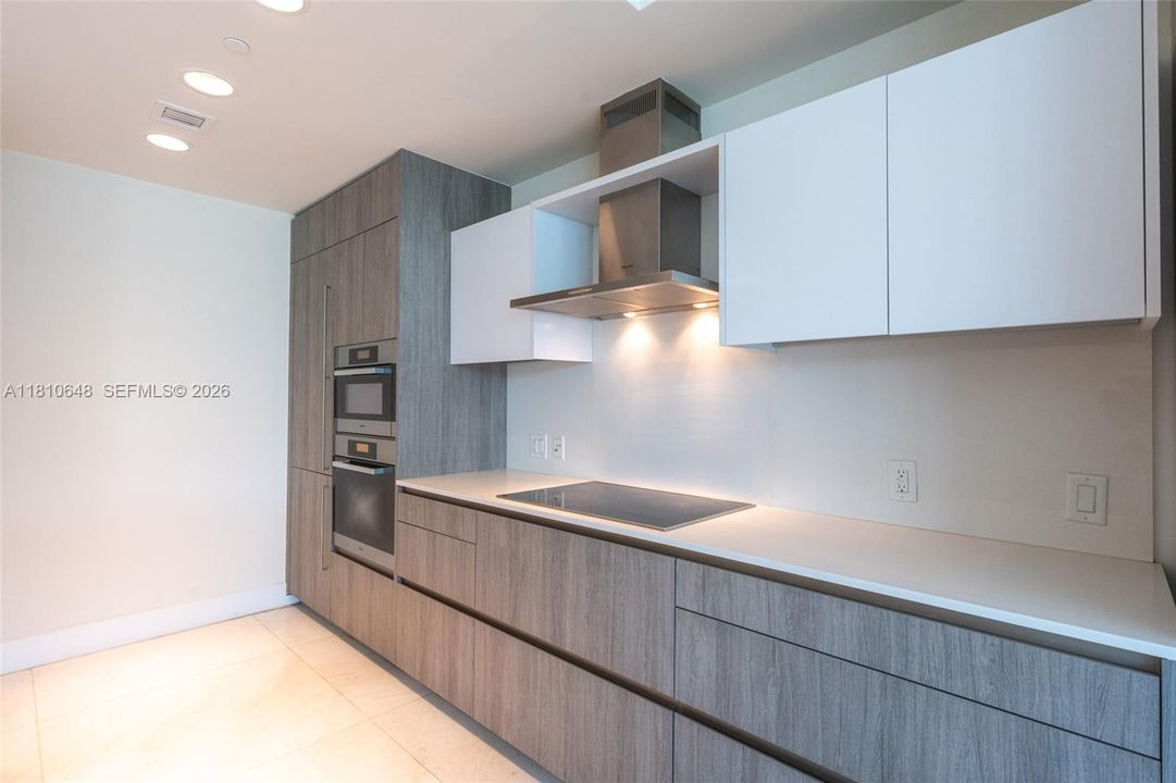 For Sale: $3,650,000 (2 beds, 3 baths, 1830 Square Feet)