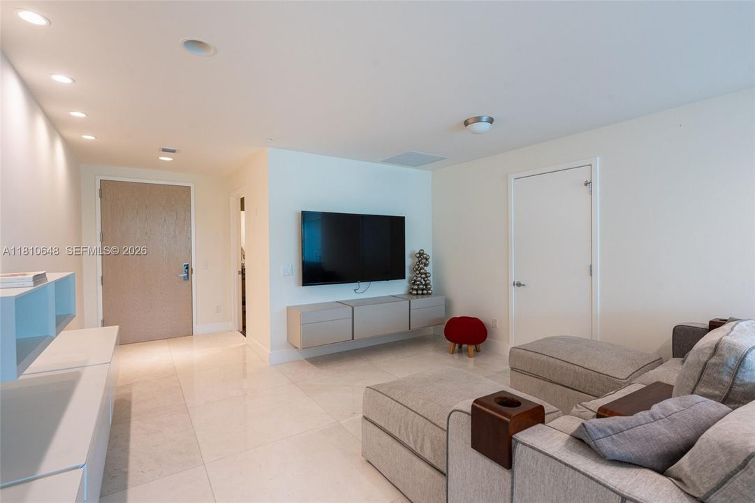 For Sale: $3,650,000 (2 beds, 3 baths, 1830 Square Feet)