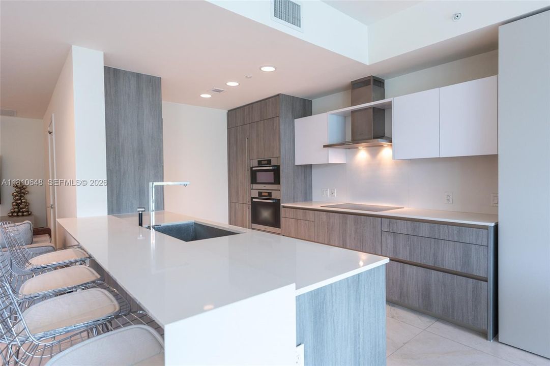 For Sale: $3,650,000 (2 beds, 3 baths, 1830 Square Feet)
