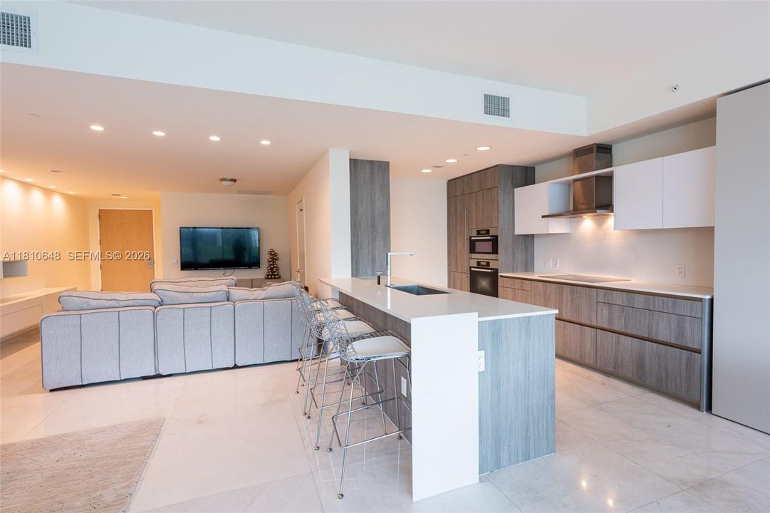 For Sale: $3,650,000 (2 beds, 3 baths, 1830 Square Feet)