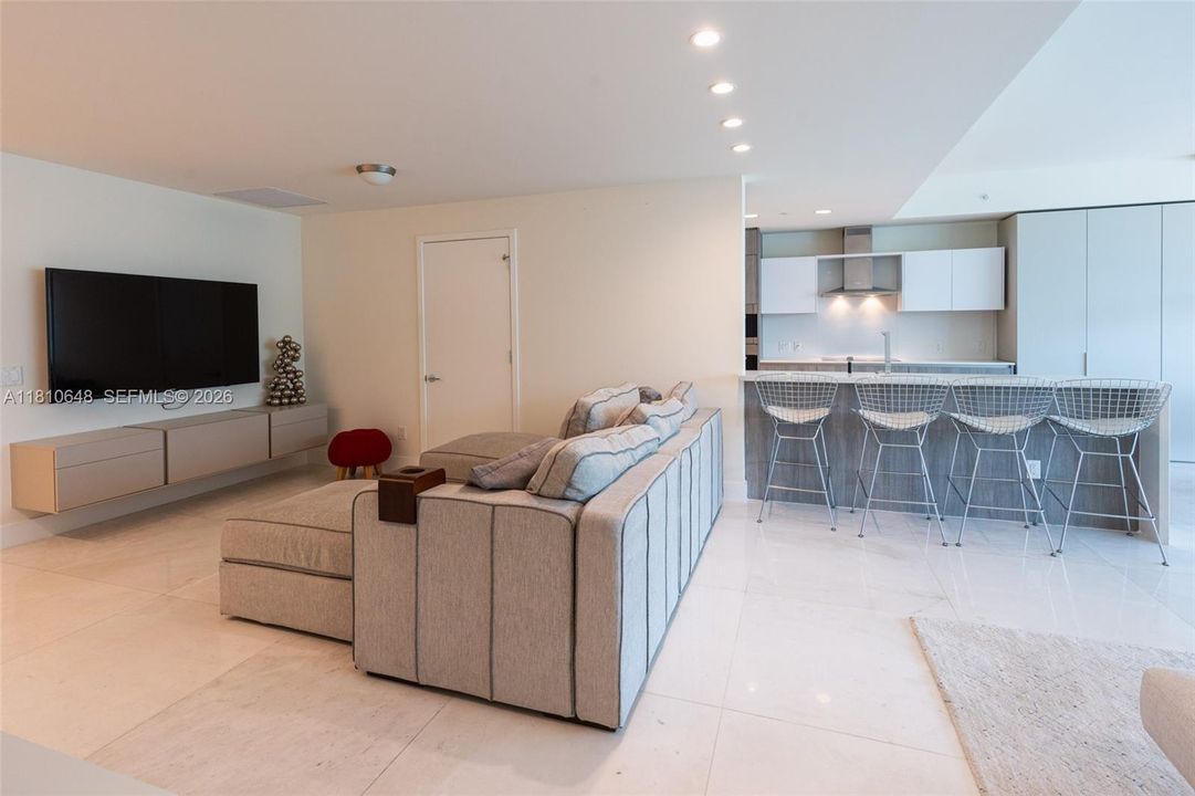 For Sale: $3,650,000 (2 beds, 3 baths, 1830 Square Feet)