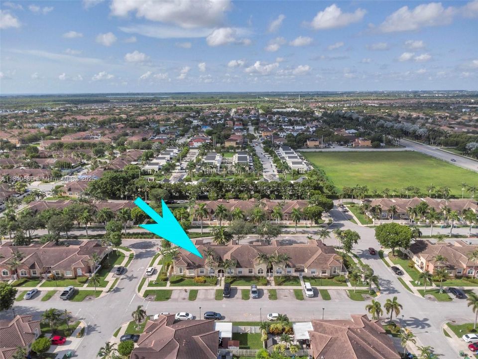 Active With Contract: $355,000 (3 beds, 2 baths, 1216 Square Feet)