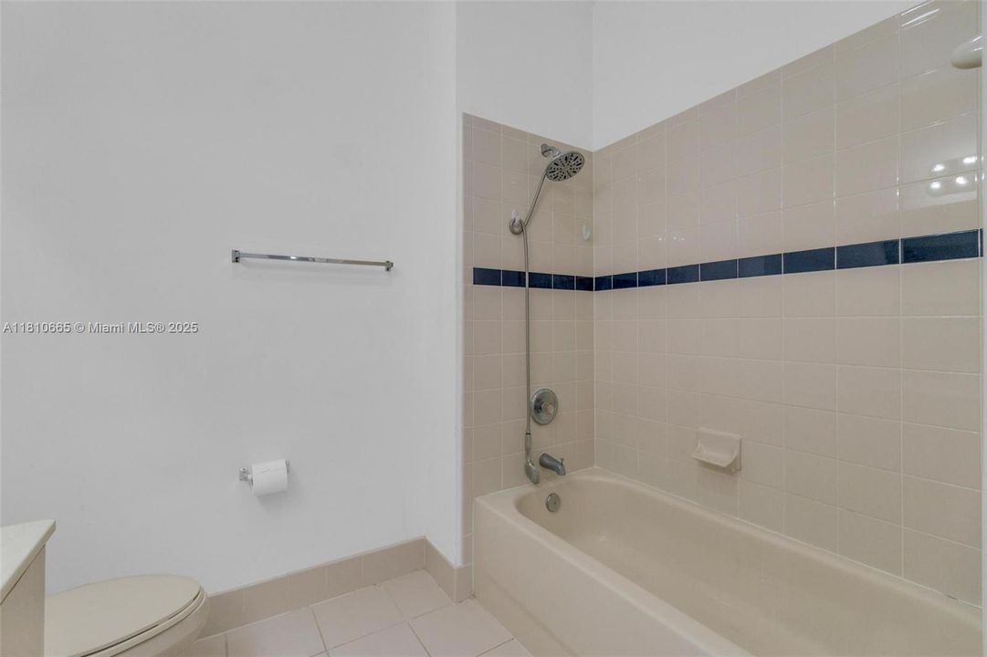 Active With Contract: $355,000 (3 beds, 2 baths, 1216 Square Feet)