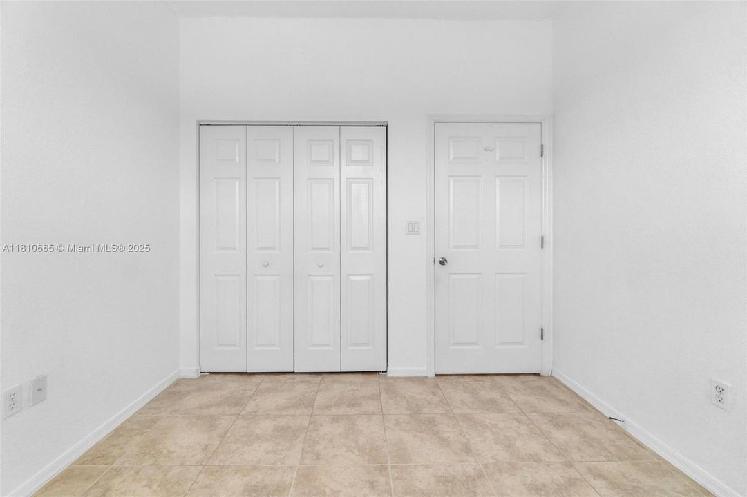 Active With Contract: $355,000 (3 beds, 2 baths, 1216 Square Feet)