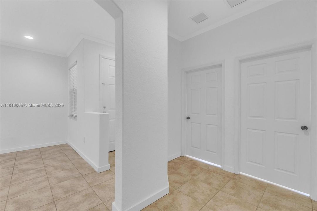 Active With Contract: $355,000 (3 beds, 2 baths, 1216 Square Feet)