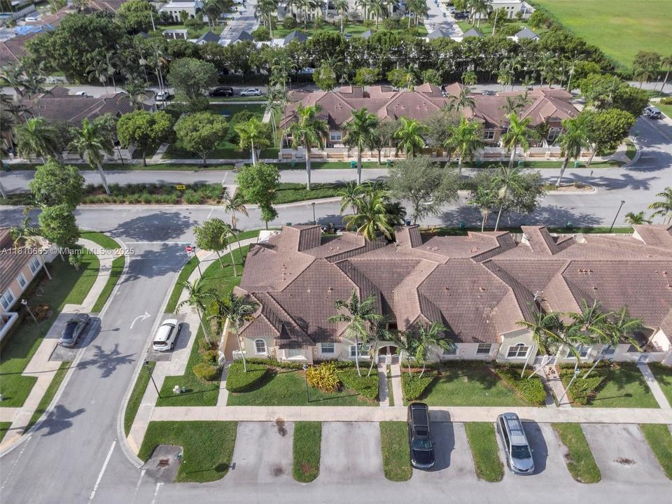 Active With Contract: $355,000 (3 beds, 2 baths, 1216 Square Feet)