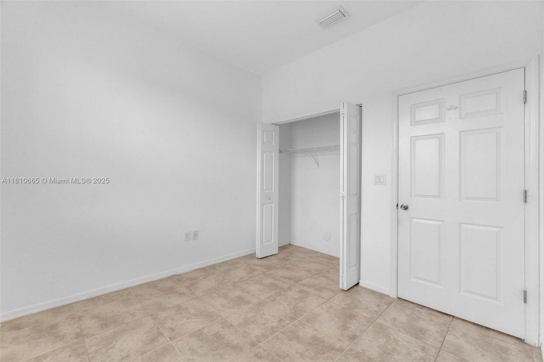 Active With Contract: $355,000 (3 beds, 2 baths, 1216 Square Feet)