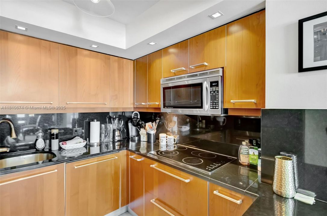 En Venta: $795,000 (1 camas, 1 baños, 895 Pies cuadrados)