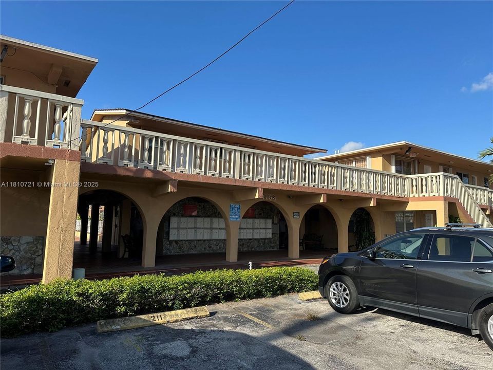 Recently Sold: $190,000 (1 beds, 1 baths, 591 Square Feet)