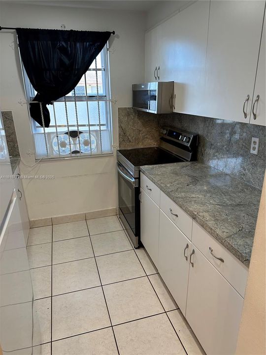 Recently Sold: $190,000 (1 beds, 1 baths, 591 Square Feet)