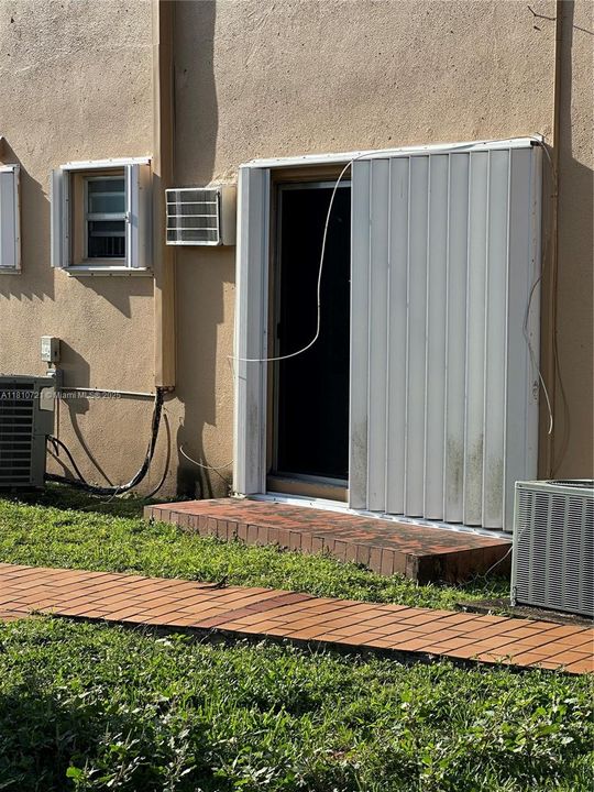 Recently Sold: $190,000 (1 beds, 1 baths, 591 Square Feet)