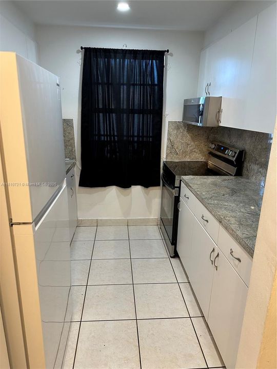 Recently Sold: $190,000 (1 beds, 1 baths, 591 Square Feet)