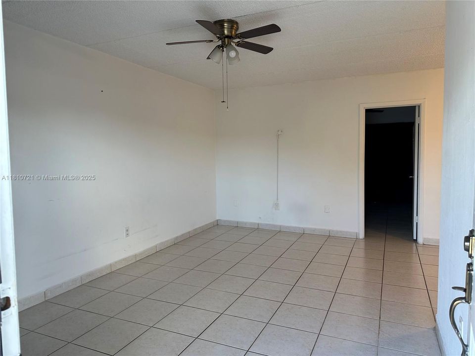 Recently Sold: $190,000 (1 beds, 1 baths, 591 Square Feet)