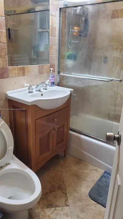 Vendido Recientemente: $599,000 (3 camas, 1 baños, 851 Pies cuadrados)