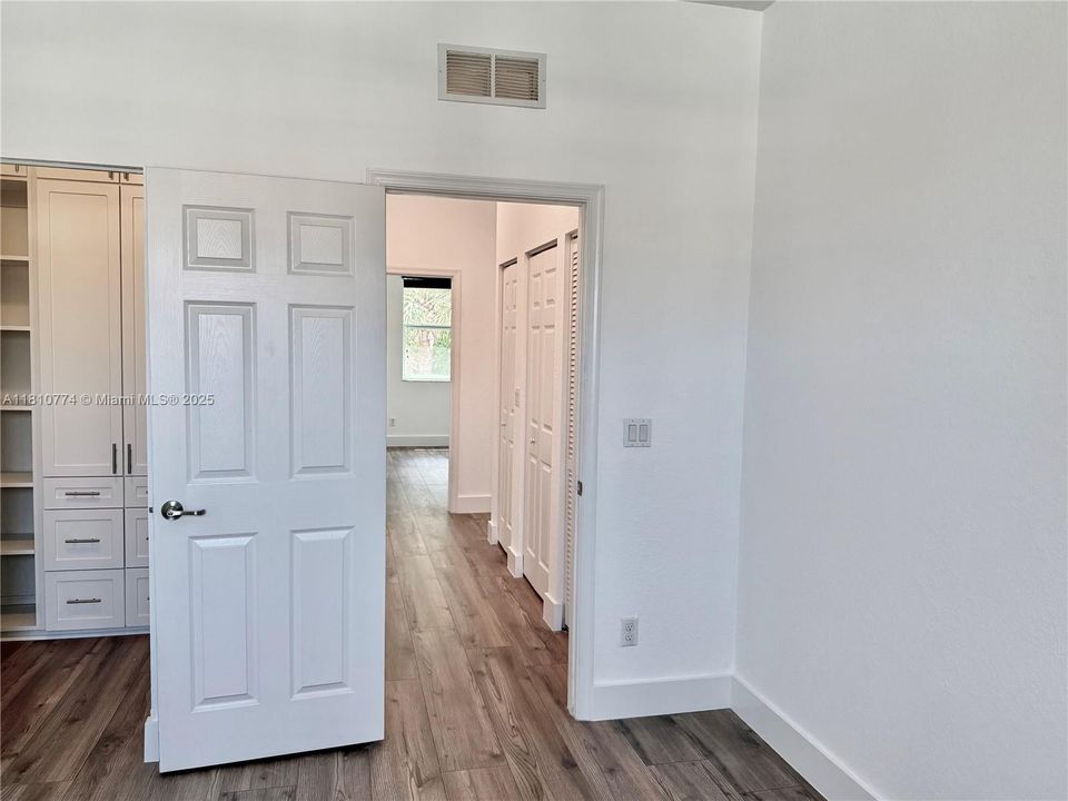 Recientemente alquilado: $2,800 (2 camas, 2 baños, 1422 Pies cuadrados)