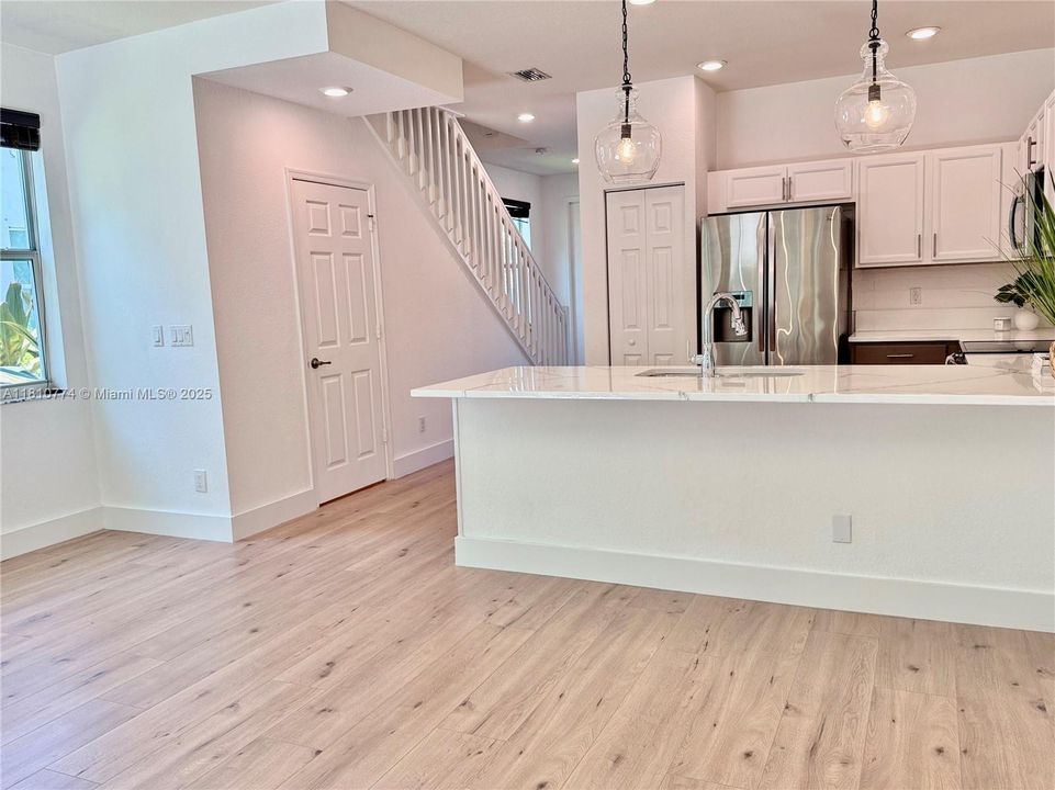 Recientemente alquilado: $2,800 (2 camas, 2 baños, 1422 Pies cuadrados)