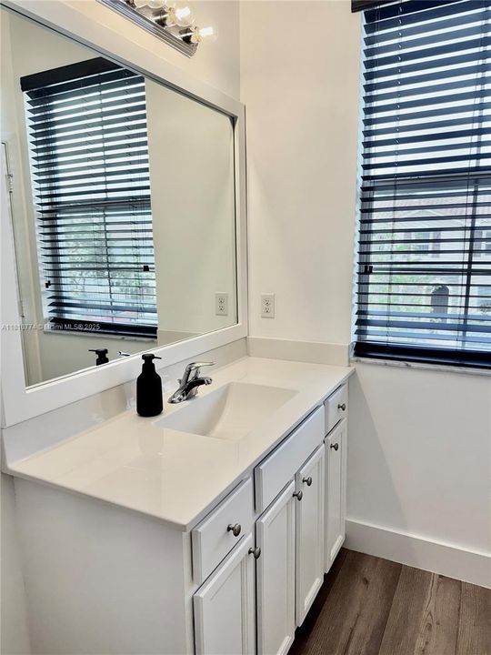 Recientemente alquilado: $2,800 (2 camas, 2 baños, 1422 Pies cuadrados)