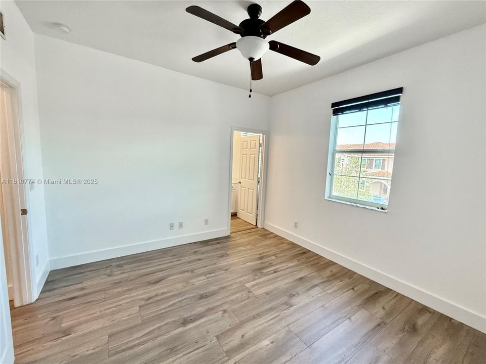 Recientemente alquilado: $2,800 (2 camas, 2 baños, 1422 Pies cuadrados)