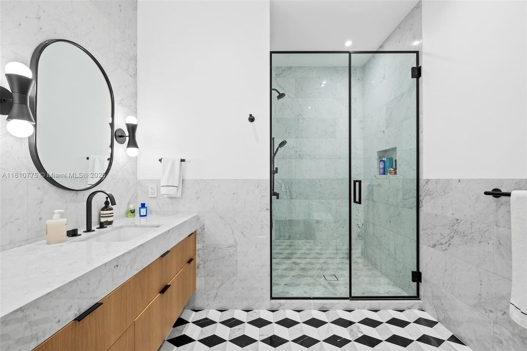 Active With Contract: $1,975,000 (3 beds, 2 baths, 1900 Square Feet)