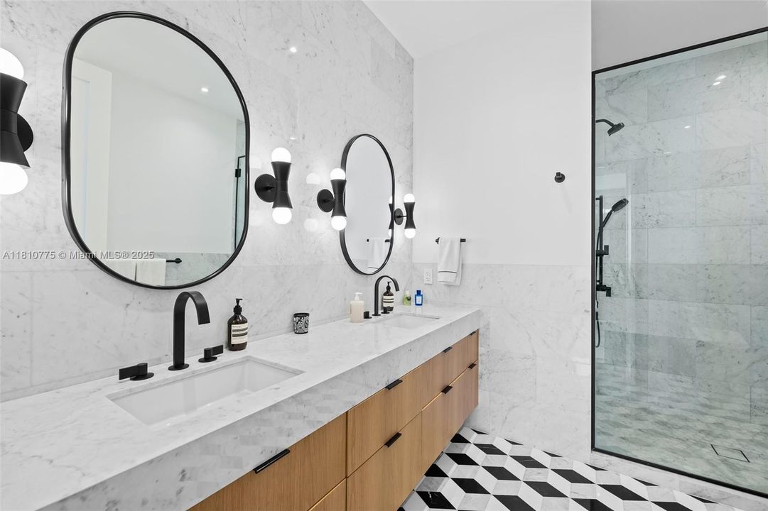 Active With Contract: $1,975,000 (3 beds, 2 baths, 1900 Square Feet)