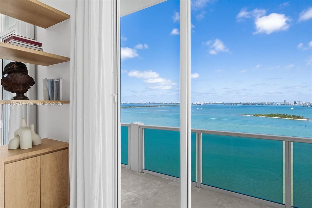 Active With Contract: $1,975,000 (3 beds, 2 baths, 1900 Square Feet)