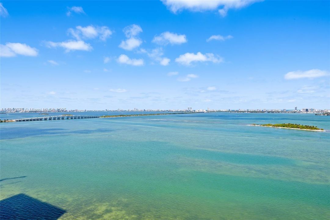 Active With Contract: $1,975,000 (3 beds, 2 baths, 1900 Square Feet)