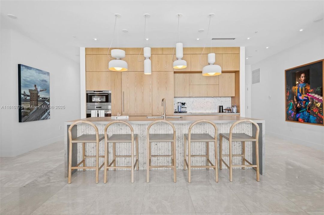 Active With Contract: $1,975,000 (3 beds, 2 baths, 1900 Square Feet)