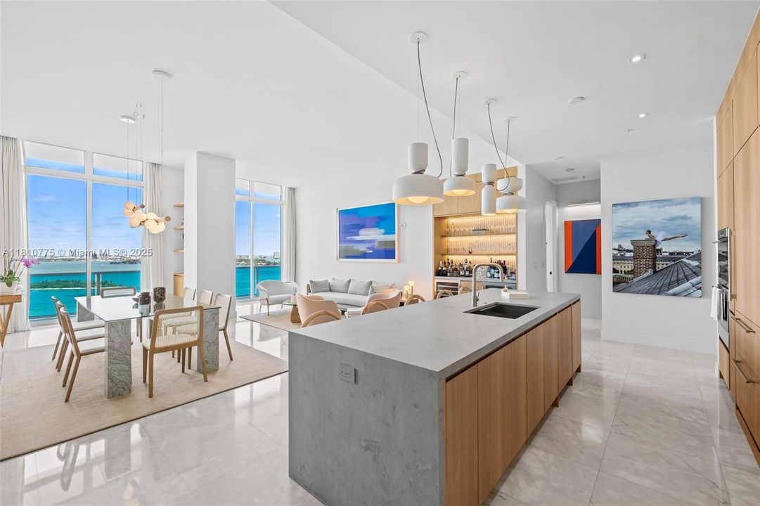 Active With Contract: $1,975,000 (3 beds, 2 baths, 1900 Square Feet)