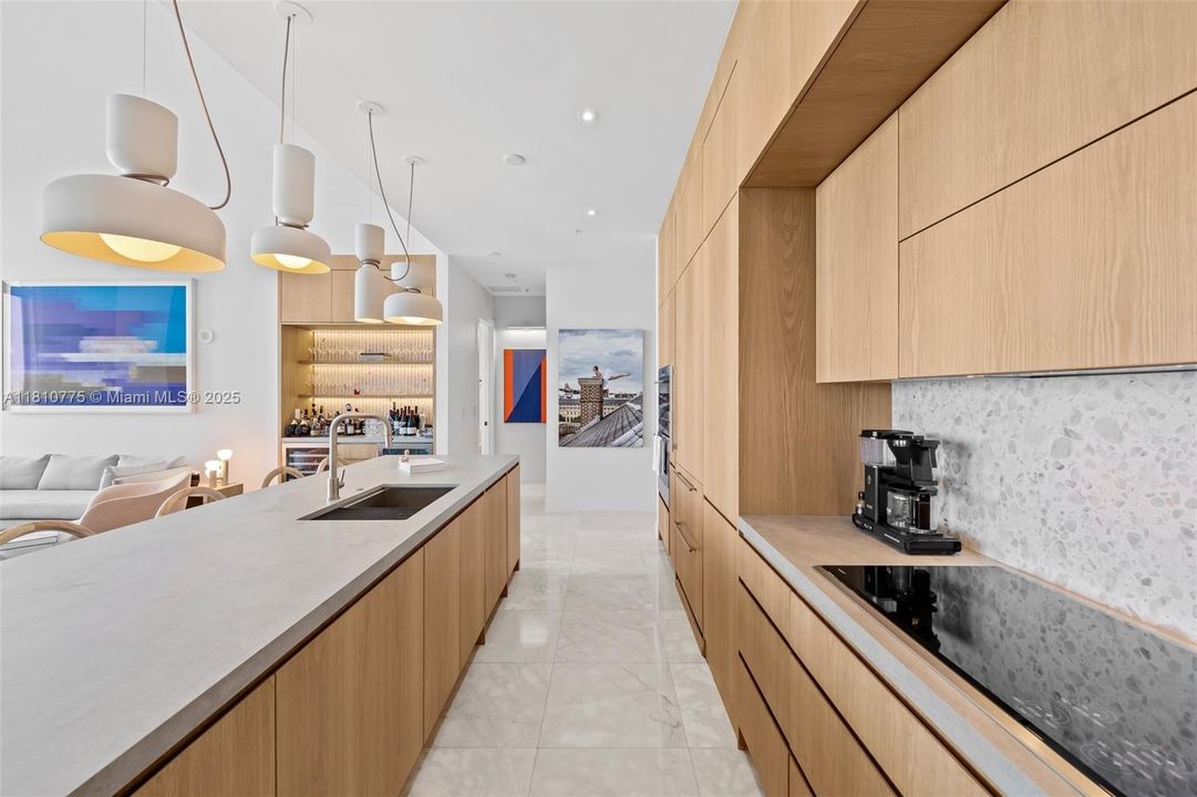 Active With Contract: $1,975,000 (3 beds, 2 baths, 1900 Square Feet)