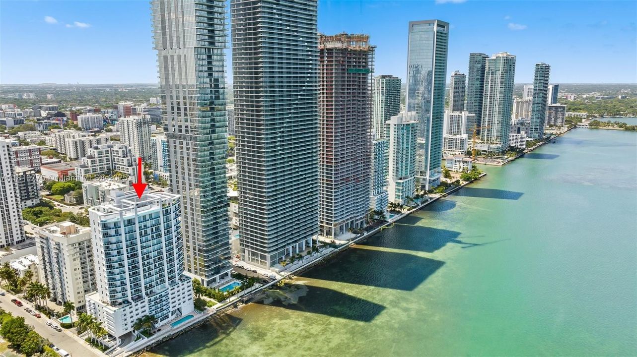 Active With Contract: $1,975,000 (3 beds, 2 baths, 1900 Square Feet)