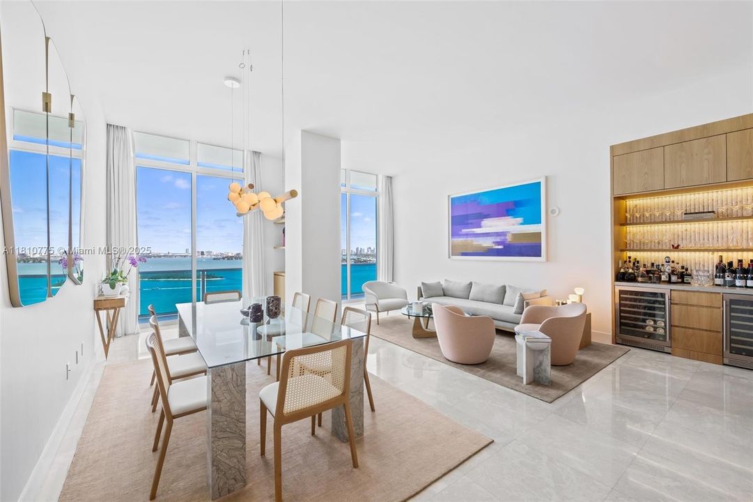 Active With Contract: $1,975,000 (3 beds, 2 baths, 1900 Square Feet)