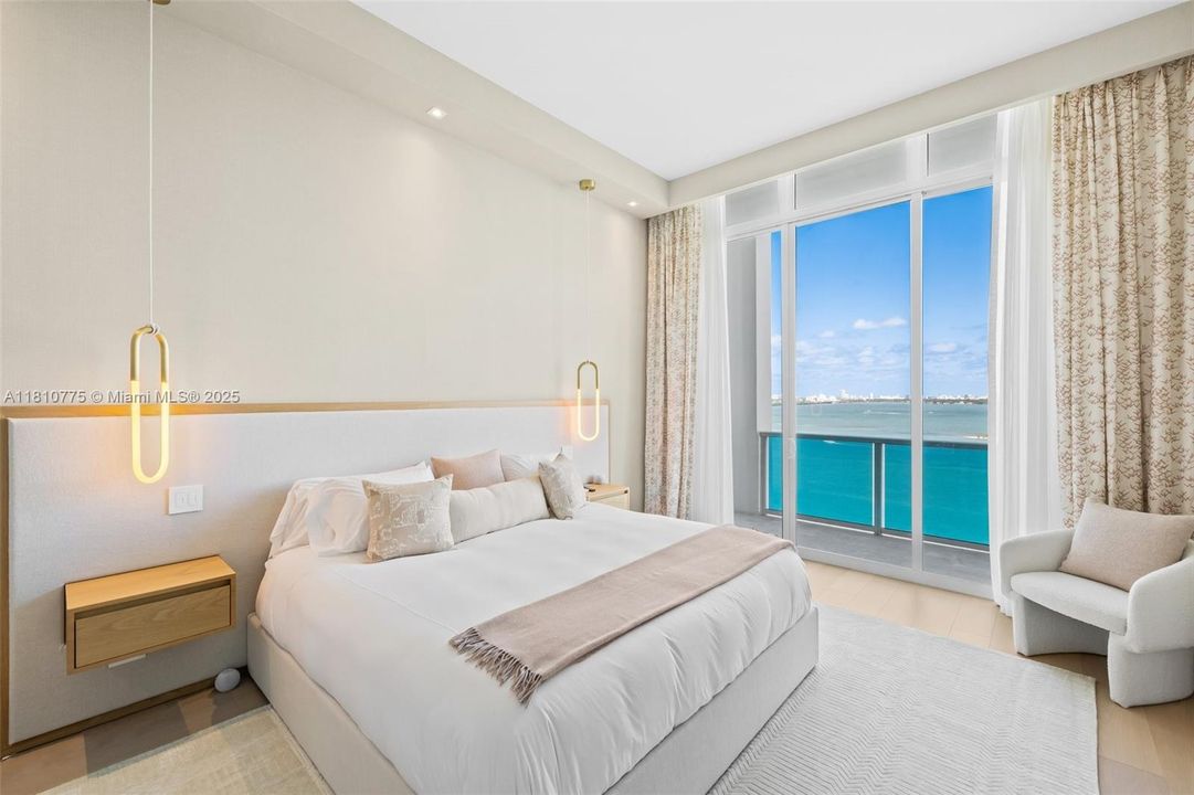 Active With Contract: $1,975,000 (3 beds, 2 baths, 1900 Square Feet)