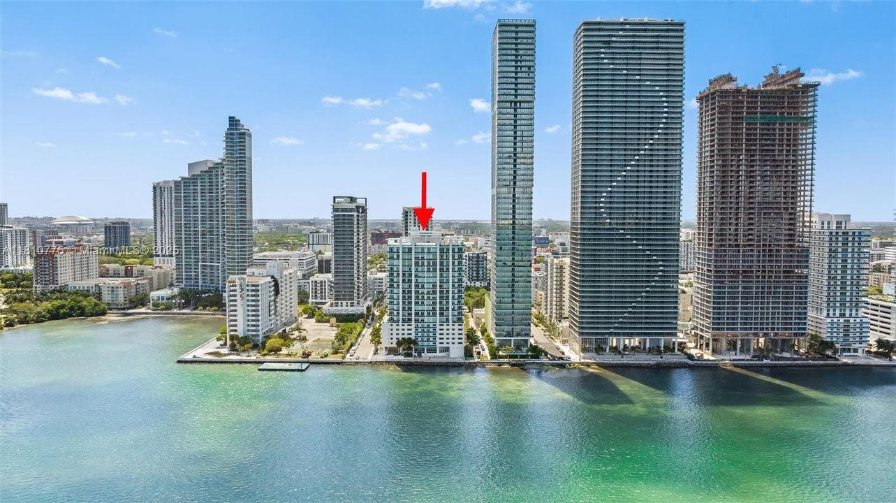 Active With Contract: $1,975,000 (3 beds, 2 baths, 1900 Square Feet)