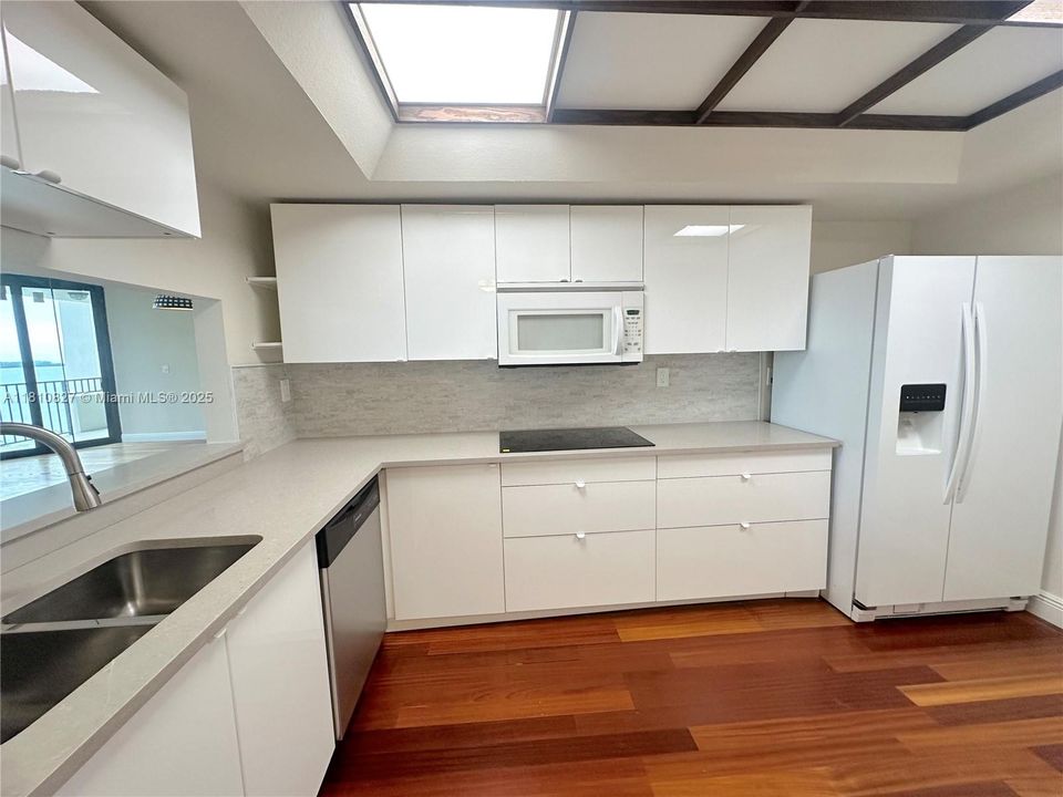На продажу: $420,000 (1 спален, 1 ванн, 820 Квадратных фут)
