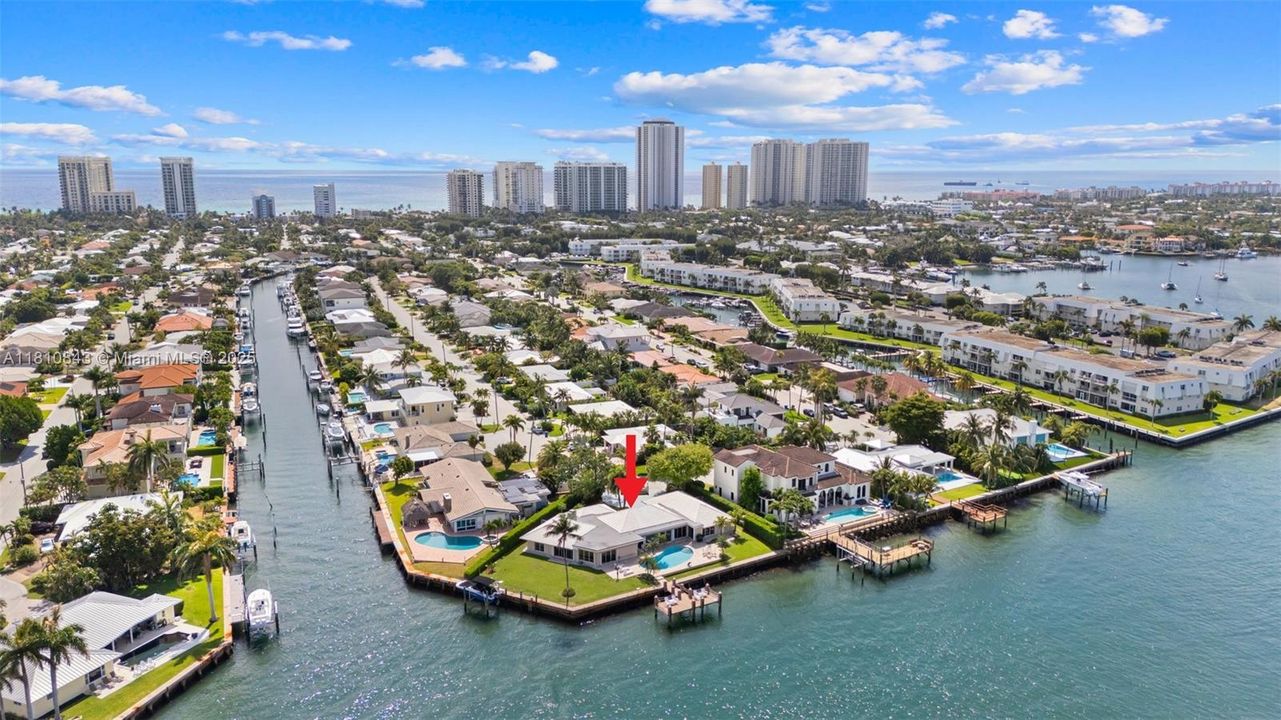 最近售出: $5,950,000 (4 贝兹, 3 浴室, 3284 平方英尺)