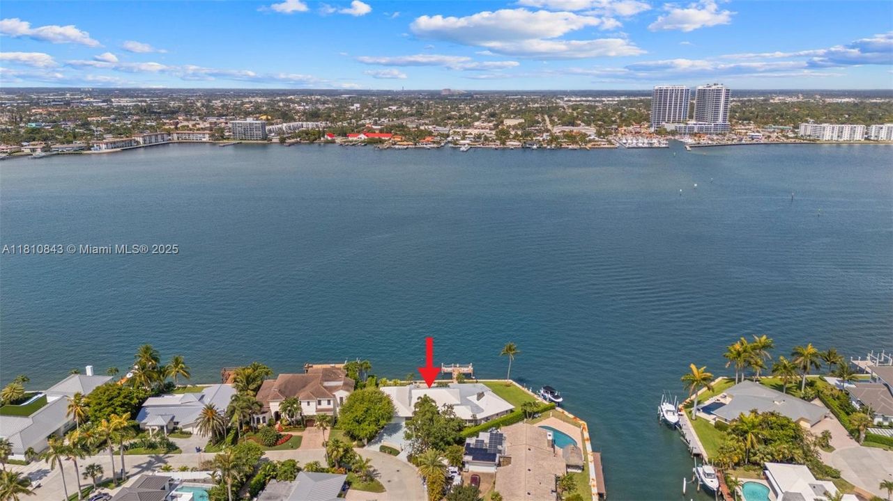 最近售出: $5,950,000 (4 贝兹, 3 浴室, 3284 平方英尺)