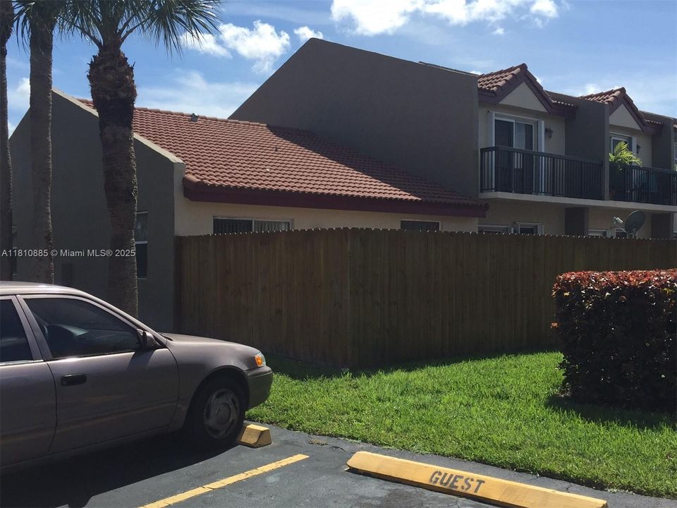 Недавно арендовано: $2,700 (2 спален, 2 ванн, 1070 Квадратных фут)