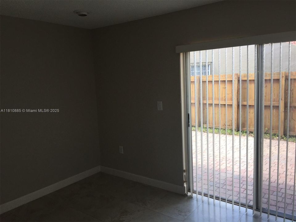 Недавно арендовано: $2,700 (2 спален, 2 ванн, 1070 Квадратных фут)