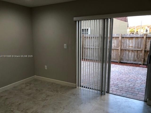 Недавно арендовано: $2,700 (2 спален, 2 ванн, 1070 Квадратных фут)