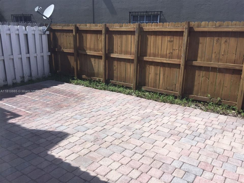 Недавно арендовано: $2,700 (2 спален, 2 ванн, 1070 Квадратных фут)