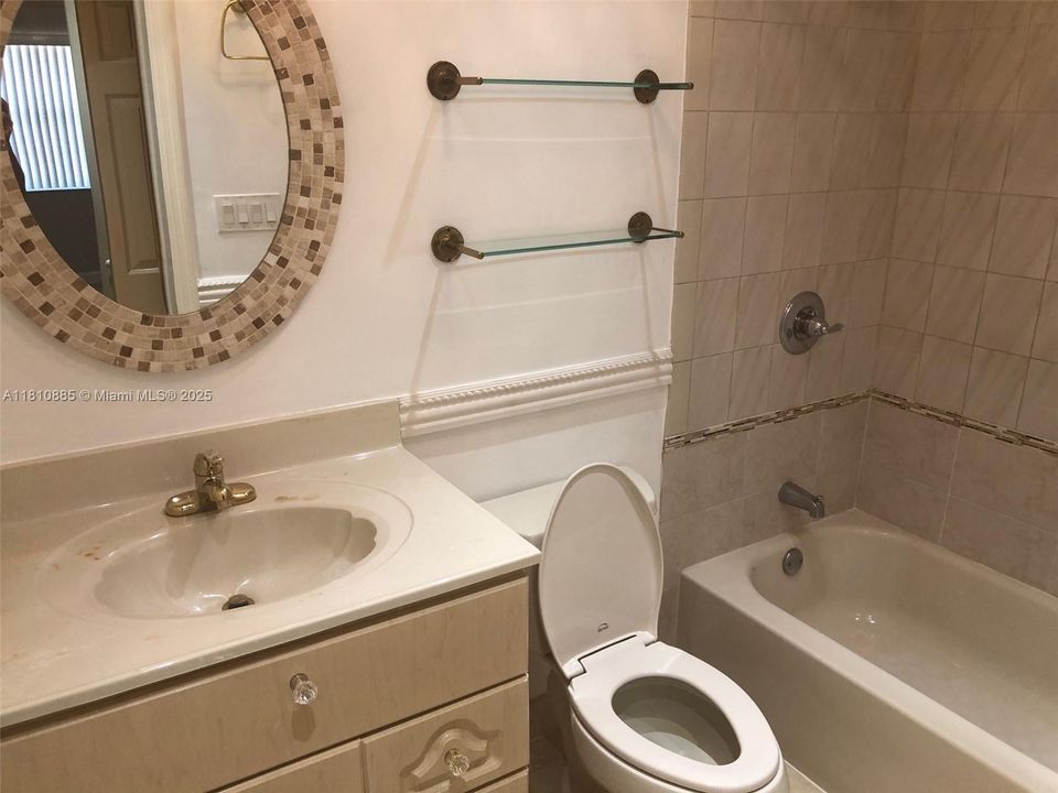 Недавно арендовано: $2,700 (2 спален, 2 ванн, 1070 Квадратных фут)