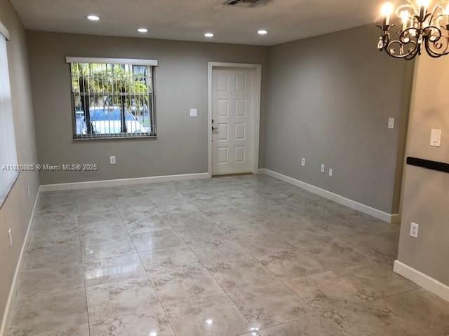 Недавно арендовано: $2,700 (2 спален, 2 ванн, 1070 Квадратных фут)