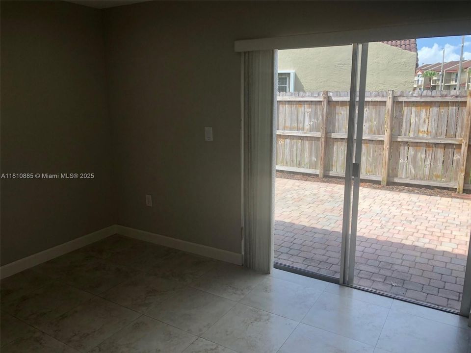 Недавно арендовано: $2,700 (2 спален, 2 ванн, 1070 Квадратных фут)